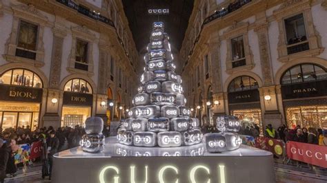 albero galleria gucci|Perché l’albero di Gucci in Galleria a Milano sta  .